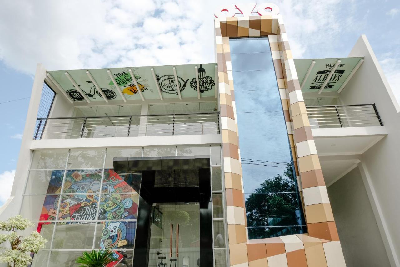 Oyo 2140 Hs Residence Tulungagung Exterior foto